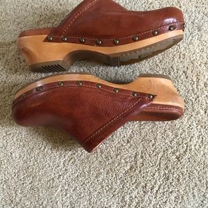 Frye clogs